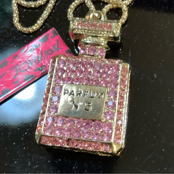 Betsy Johnson Necklace Pink Rhinestones Gold Tone #N482 - Picture 1 of 3